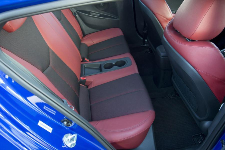  Hyundai Veloster Turbo R-Spec 2014 года  (фото 4 из 40)